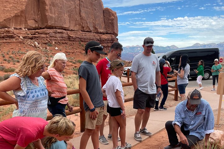 Guided tour of Arches National Park from Moab in a Panoramic Van, showcasing unique rock formations, photo 22 | wizardtrip