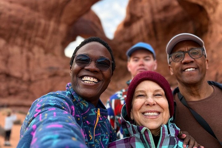 Guided tour of Arches National Park from Moab in a Panoramic Van, showcasing unique rock formations, photo 37 | wizardtrip
