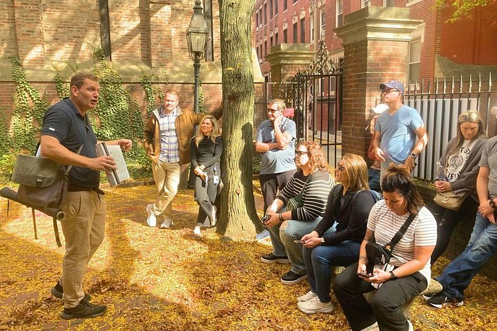 Boston's historic Freedom Trail walking tour with expert guide, photo 11 | wizardtrip