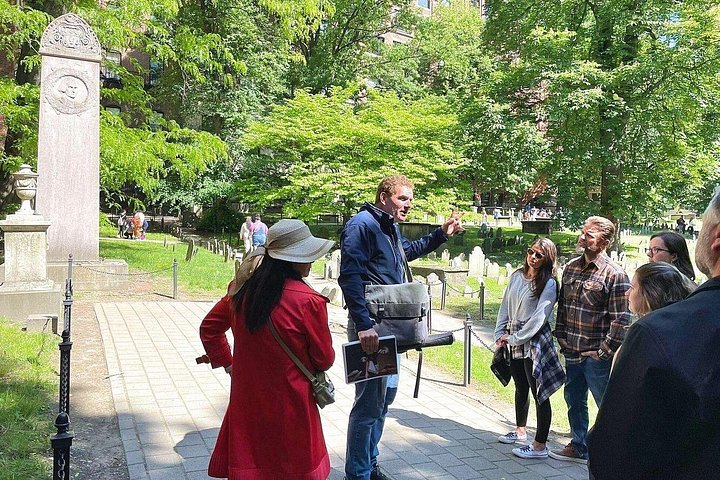 Boston's historic Freedom Trail walking tour with expert guide, photo 13 | wizardtrip