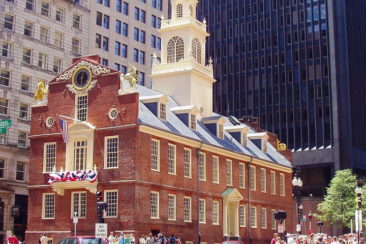 Boston's historic Freedom Trail walking tour with expert guide, photo 16 | wizardtrip