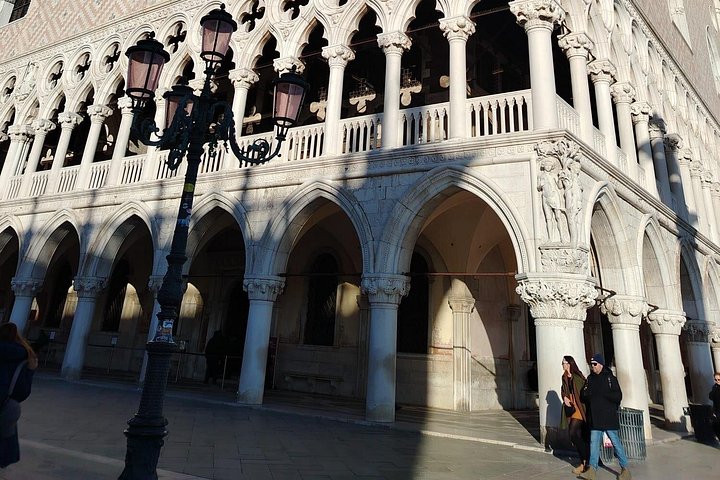 Excursion guidée d'une journée à Venise depuis Milan, avec des monuments emblématiques et une promenade en bateau, photo 21 | wizardtrip