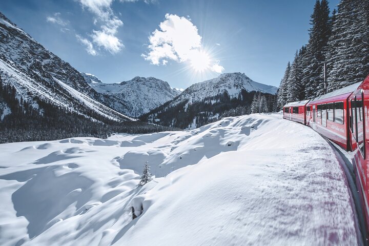 ミラノからサンモリッツへのスイスアルプスを巡る景色の良い列車旅、ベルニナ・レッドトレイン、写真7 | wizardtrip