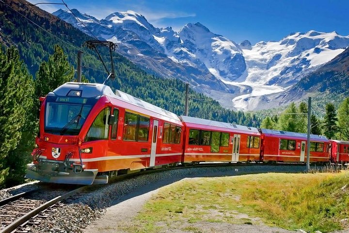 ミラノからサンモリッツへのスイスアルプスを巡る景色の良い列車旅、ベルニナ・レッドトレイン、写真13 | wizardtrip