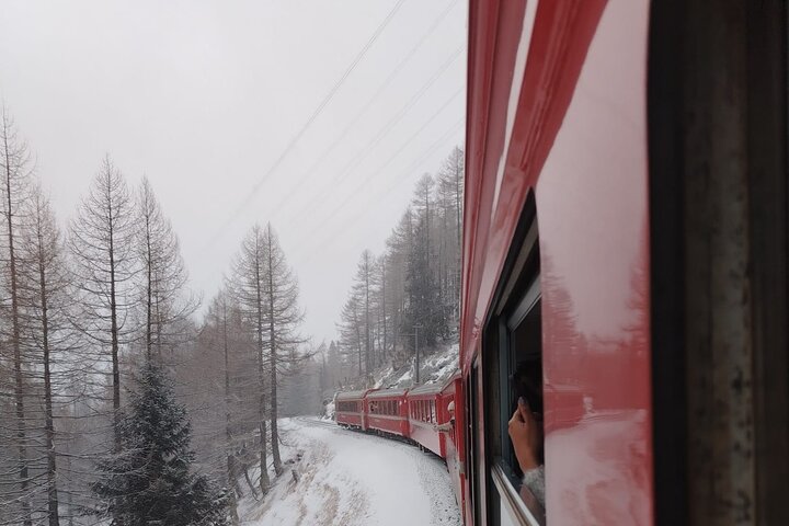 ミラノからサンモリッツへのスイスアルプスを巡る景色の良い列車旅、ベルニナ・レッドトレイン、写真31 | wizardtrip