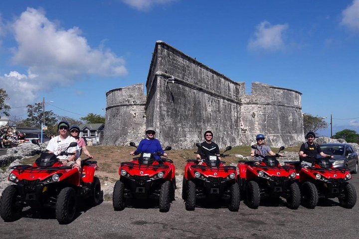 Begeleide ATV-tour in Nassau met strandstop en ophalen bij hotel | wizardtrip