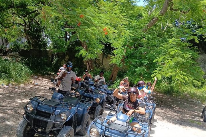Begeleide ATV-tour die de monumenten, stranden en lokale smaken van Nassau verkent, foto 17 | wizardtrip