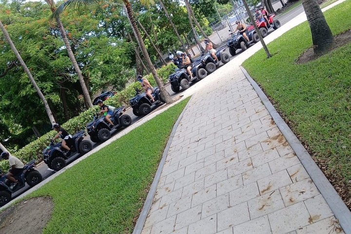Begeleide ATV-tour die de monumenten, stranden en lokale smaken van Nassau verkent, foto 18 | wizardtrip