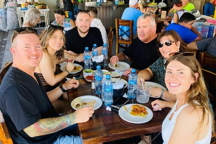 En guidet mat- og tacoturopplevelse gjennom de livlige gatene og lokale spisestedene i sentrum av Cabo San Lucas, Mexico, foto 6 | wizardtrip