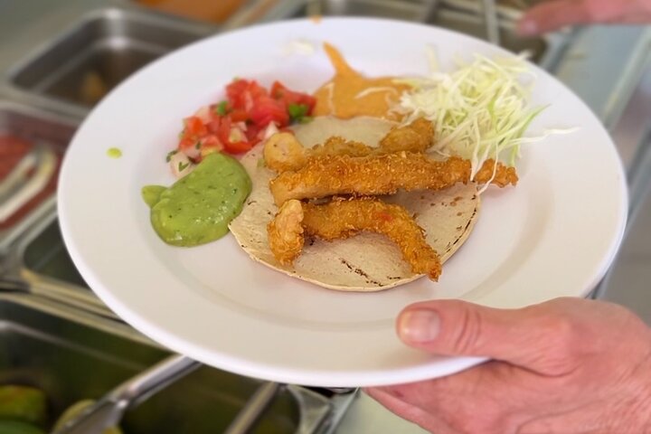 En guidet mat- og tacoturopplevelse gjennom de livlige gatene og lokale spisestedene i sentrum av Cabo San Lucas, Mexico, foto 7 | wizardtrip