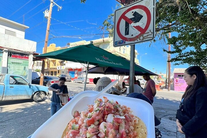 En guidet mat- og tacoturopplevelse gjennom de livlige gatene og lokale spisestedene i sentrum av Cabo San Lucas, Mexico, foto 18 | wizardtrip