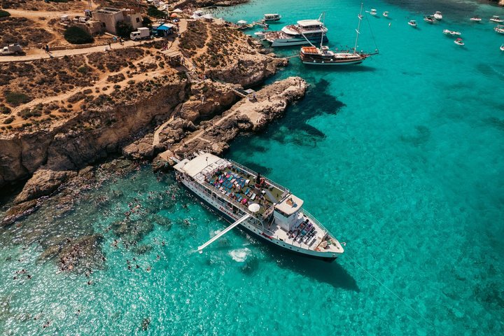 Bootsfahrt zur Blauen Lagune von Comino, Malta, mit Schwimmen und Schnorcheln, Foto 2 | wizardtrip