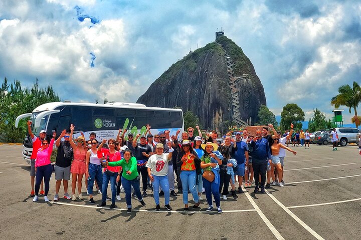 Dagsutflykt till Guatapé, Colombia, med den färgglada staden, El Peñol-klippan och en båttur, foto 23 | wizardtrip