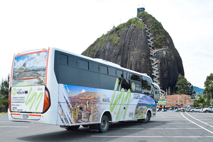 Dagsutflykt till Guatapé, Colombia, med den färgglada staden, El Peñol-klippan och en båttur, foto 48 | wizardtrip