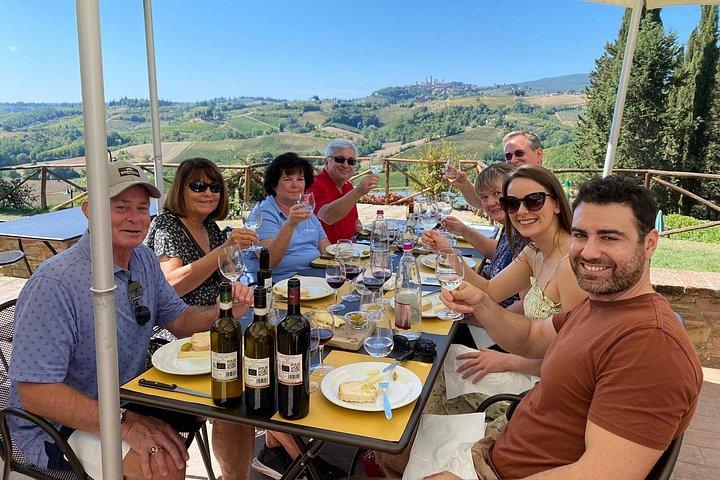 Tour œnologique en petit groupe en Toscane visitant San Gimignano, des domaines biologiques et Piazzale Michelangelo, photo 16 | wizardtrip