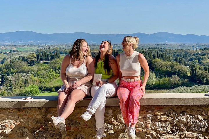 Tour œnologique en petit groupe en Toscane visitant San Gimignano, des domaines biologiques et Piazzale Michelangelo, photo 35 | wizardtrip
