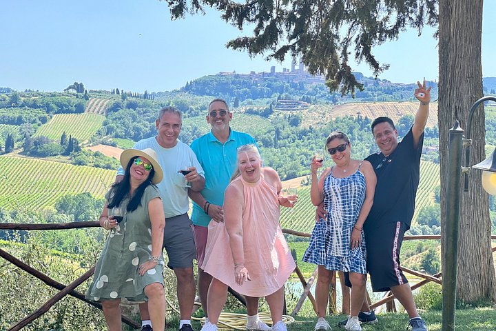 Tour œnologique en petit groupe en Toscane visitant San Gimignano, des domaines biologiques et Piazzale Michelangelo, photo 36 | wizardtrip
