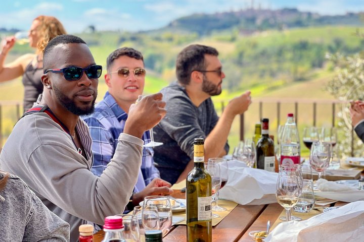 Tour œnologique en petit groupe en Toscane visitant San Gimignano, des domaines biologiques et Piazzale Michelangelo, photo 40 | wizardtrip