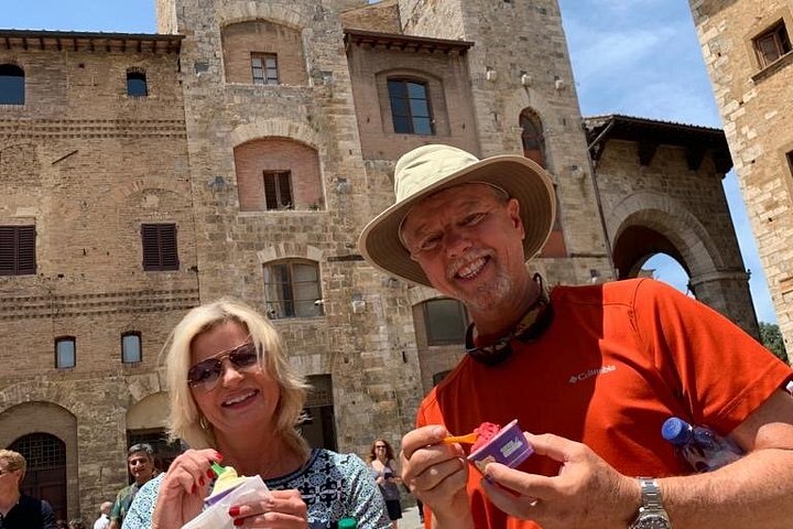 Tour œnologique en petit groupe en Toscane visitant San Gimignano, des domaines biologiques et Piazzale Michelangelo, photo 43 | wizardtrip