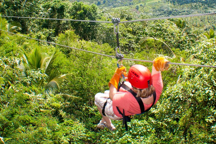 Ervaar een spannend zipline-avontuur over de weelderige tropische landschappen van Samaná, Dominicaanse Republiek, foto 6 | wizardtrip