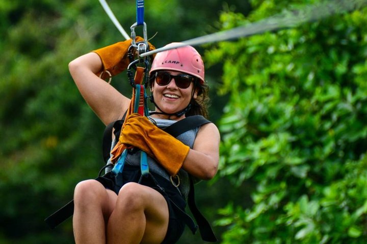 Oplev spændingen ved at svæve side om side gennem de frodige tropiske skove i Punta Cana, foto 24 | wizardtrip
