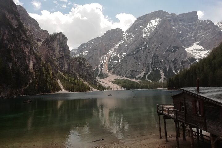 Excursion d'une journée dans les Dolomites au départ de Venise, avec Cortina, le lac de Braies et le lac de Misurina, photo 7 | wizardtrip