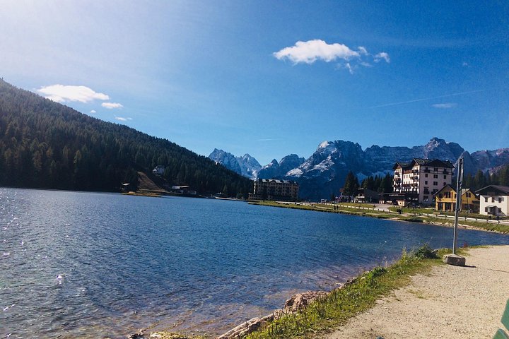 Excursion d'une journée dans les Dolomites au départ de Venise, avec Cortina, le lac de Braies et le lac de Misurina, photo 13 | wizardtrip