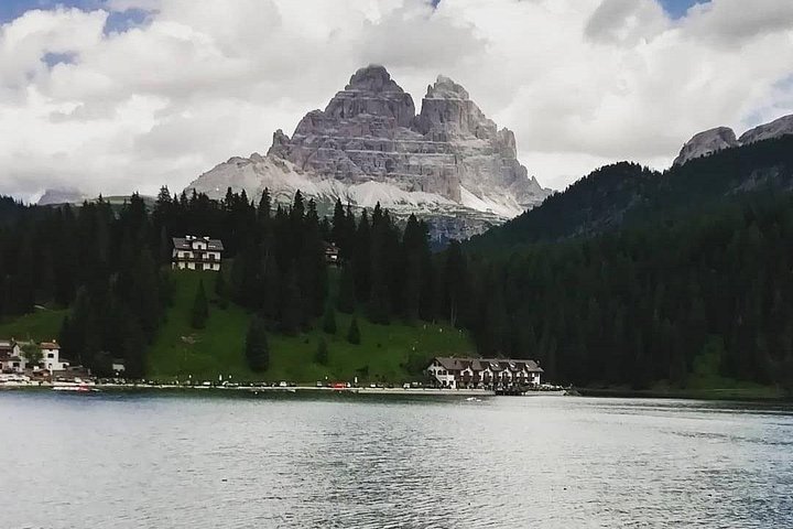 Excursion d'une journée dans les Dolomites au départ de Venise, avec Cortina, le lac de Braies et le lac de Misurina, photo 14 | wizardtrip