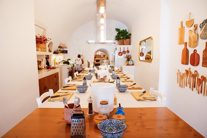 Authentic Cooking Experience in our Cave Home by Petra Kouzina | wizardtrip