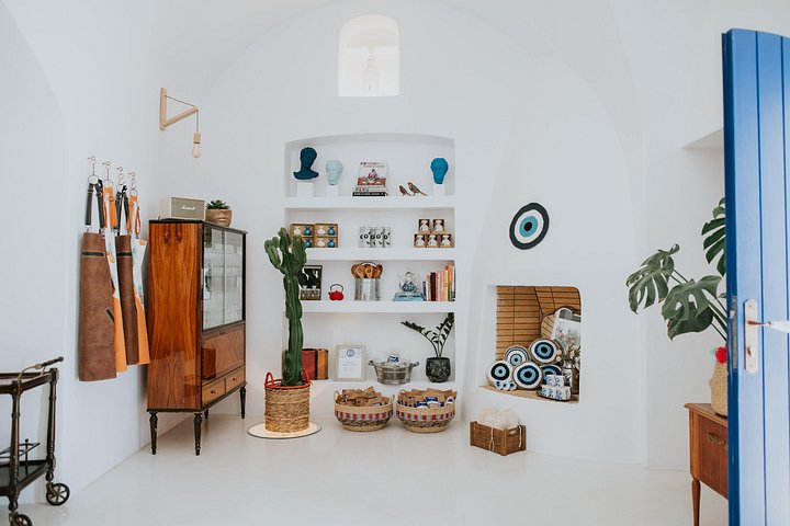 Apprenez à cuisiner des plats grecs traditionnels dans une maison troglodyte de Santorin avec Petra Kouzina, photo 27 | wizardtrip