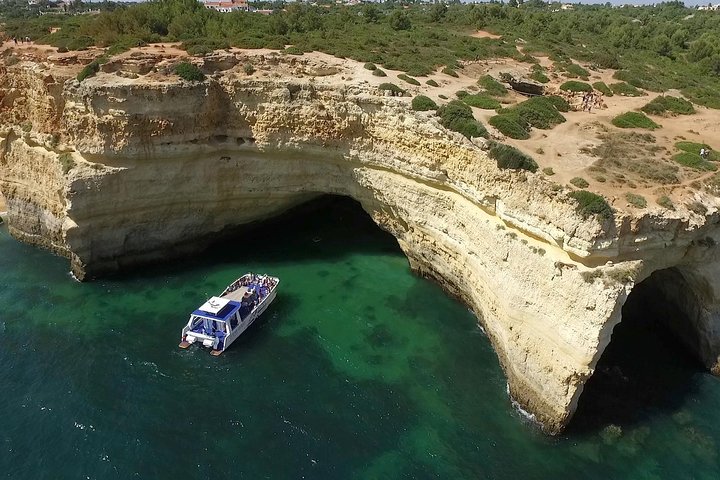 Cruzeiro de catamarã pela costa do Algarve até à Gruta de Benagil, Portugal, foto 7 | wizardtrip