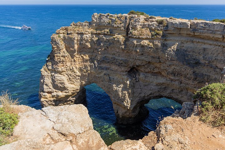 Cruzeiro de catamarã pela costa do Algarve até à Gruta de Benagil, Portugal, foto 13 | wizardtrip