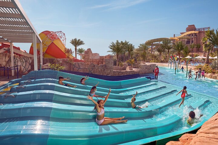 Experience thrilling rides and marine life at Aquaventure Waterpark in Dubai, photo 13 | wizardtrip