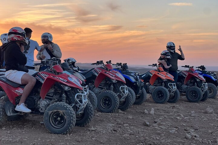 Découvrez le quad, les balades à chameau et le dîner dans le désert d'Agafay près de Marrakech, photo 8 | wizardtrip