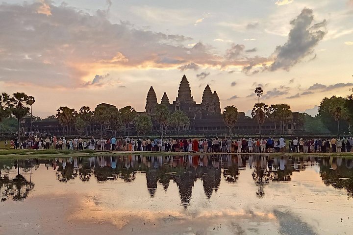 Explora los magníficos templos de Angkor Wat, incluyendo el amanecer, Bayon, Ta Prohm y Banteay Srei, en un tour privado de día completo desde Siem Reap, foto 9 | wizardtrip