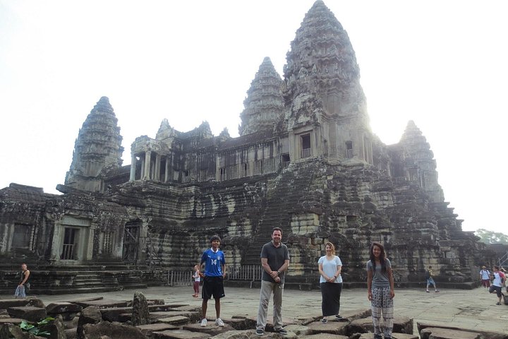 Explora los magníficos templos de Angkor Wat, incluyendo el amanecer, Bayon, Ta Prohm y Banteay Srei, en un tour privado de día completo desde Siem Reap, foto 13 | wizardtrip