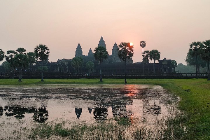 Explora los magníficos templos de Angkor Wat, incluyendo el amanecer, Bayon, Ta Prohm y Banteay Srei, en un tour privado de día completo desde Siem Reap, foto 15 | wizardtrip