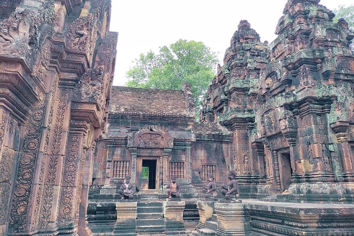 Explora los magníficos templos de Angkor Wat, incluyendo el amanecer, Bayon, Ta Prohm y Banteay Srei, en un tour privado de día completo desde Siem Reap, foto 17 | wizardtrip