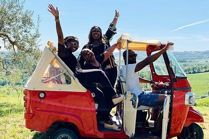 Tour panoramique en Vespa à travers les vignobles toscans et les villages médiévaux avec dégustation de vin et déjeuner, photo 15 | wizardtrip