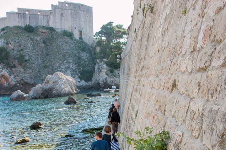 Tour pelos locais de filmagem de Game of Thrones em Dubrovnik, Croácia, com locais icónicos e o Trono de Ferro, foto 10 | wizardtrip