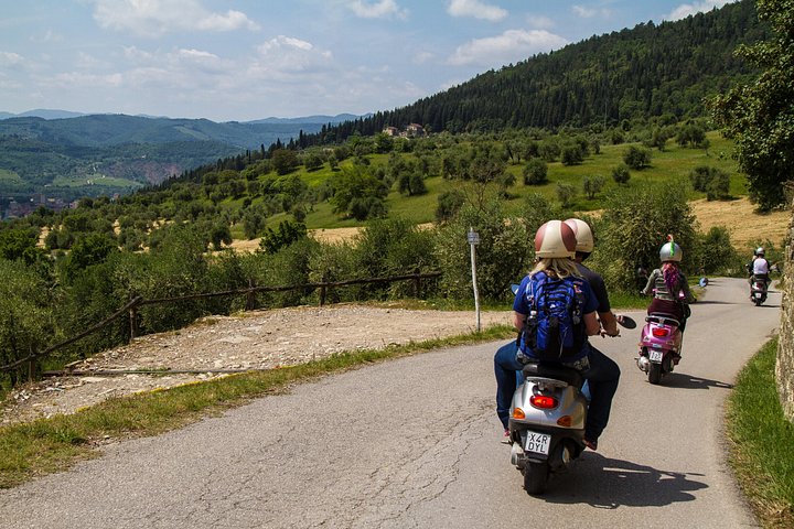 Rijd op een Vespa door het schilderachtige Toscaanse platteland, bezoek een wijnmakerij en geniet van lokaal eten en wijn, foto 7 | wizardtrip