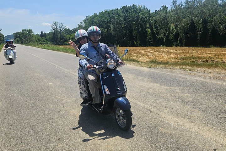 Rijd op een Vespa door het schilderachtige Toscaanse platteland, bezoek een wijnmakerij en geniet van lokaal eten en wijn, foto 15 | wizardtrip