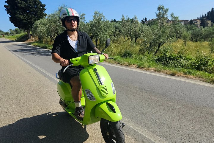 Rijd op een Vespa door het schilderachtige Toscaanse platteland, bezoek een wijnmakerij en geniet van lokaal eten en wijn, foto 16 | wizardtrip