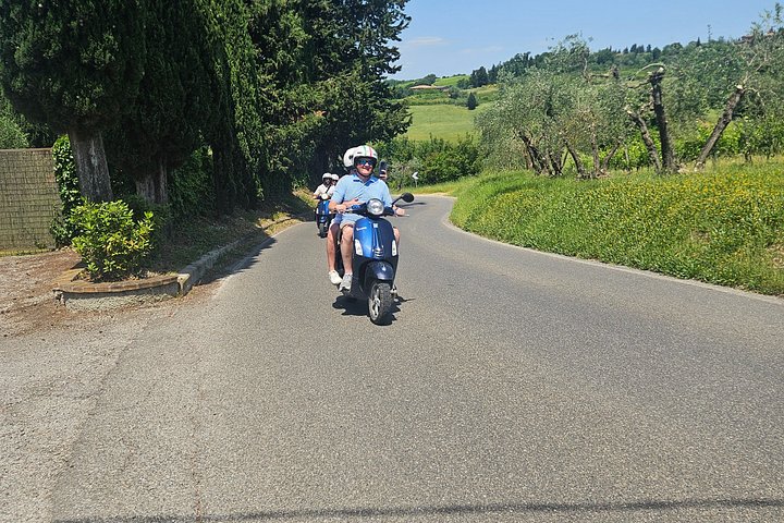 Rijd op een Vespa door het schilderachtige Toscaanse platteland, bezoek een wijnmakerij en geniet van lokaal eten en wijn, foto 18 | wizardtrip