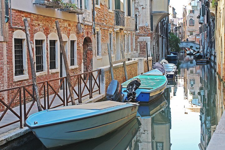 Venedig vandretur udforsker skjulte kanaler og historiske steder med en lokal guide, foto 20 | wizardtrip