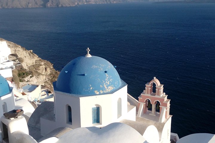 Heldagstur, der udforsker Santorinis landsbyer, strande og ikoniske solnedgang, foto 7 | wizardtrip