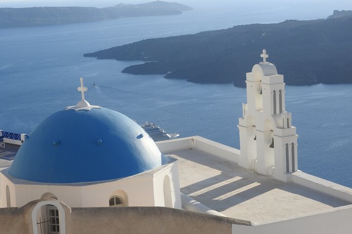 Tour de medio día en Santorini: Pueblos, Oia, Vistas de la Caldera | wizardtrip