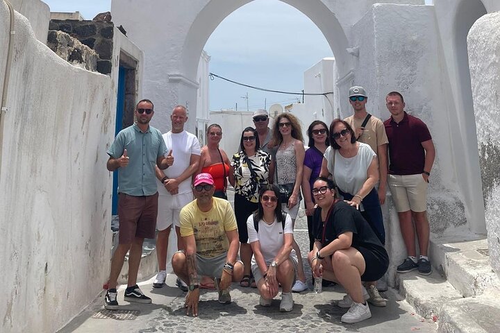 Visite d'une demi-journée à Santorin : villages, Oia et vues sur la caldeira, photo 13 | wizardtrip