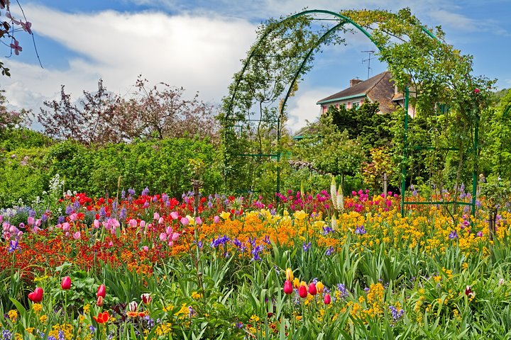 Giverny Monet's Garden & Auvers-sur-Oise with Van Gogh House Full Day From Paris | wizardtrip