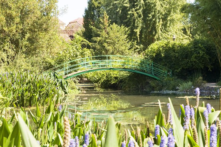 Giverny Small-Group Half Day Trip with Monet’s Gardens from Paris | wizardtrip